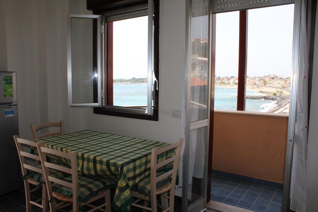 Appartamento Vista D'Incanto Giardini Naxos Dış mekan fotoğraf